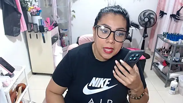 Snapshot of titsbiglovers chatting on March 24, 2026, 10:48 pm titsbiglovers online show from March 24, 2026, 10:48 pm