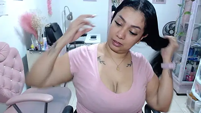 Snapshot of titsbiglovers chatting on May 25, 2026, 8:37 pm titsbiglovers online show from May 25, 2026, 8:37 pm