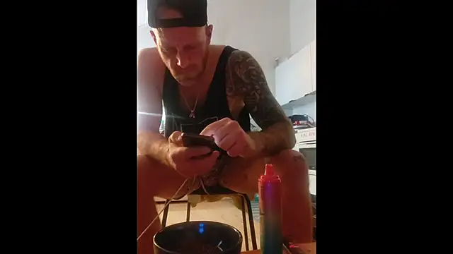 Snapshot of eltoulou chatting on January 12, 2025, 7:53 am eltoulou online show from January 12, 2025, 7:53 am