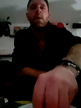 Snapshot of eltoulou chatting on January 18, 2025, 10:39 pm eltoulou online show from January 18, 2025, 10:39 pm