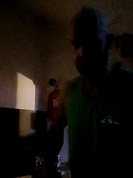 Snapshot of eltoulou chatting on January 31, 2025, 5:10 pm eltoulou online show from January 31, 2025, 5:10 pm