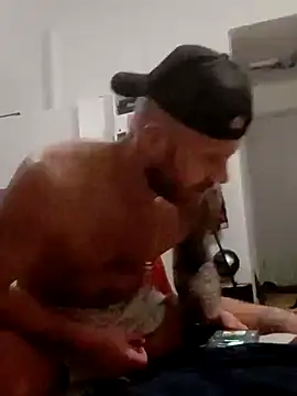 Snapshot of eltoulou chatting on February 1, 2025, 2:37 am eltoulou online show from February 1, 2025, 2:37 am