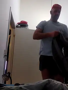 Snapshot of eltoulou chatting on February 17, 2025, 5:10 pm eltoulou online show from February 17, 2025, 5:10 pm