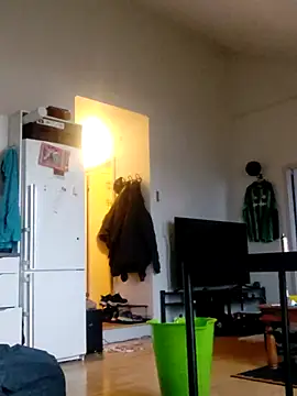 Snapshot of eltoulou chatting on February 24, 2025, 3:53 pm eltoulou online show from February 24, 2025, 3:53 pm