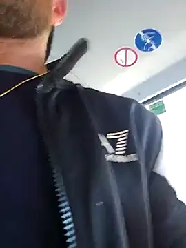 Snapshot of eltoulou chatting on March 6, 2025, 3:24 pm eltoulou online show from March 6, 2025, 3:24 pm