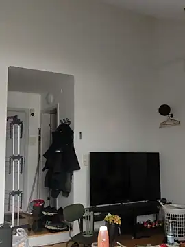 Snapshot of eltoulou chatting on March 12, 2025, 11:42 am eltoulou online show from March 12, 2025, 11:42 am