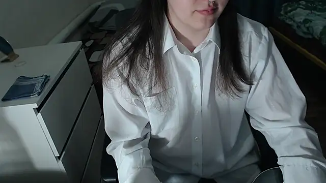 EvaMiron online show from October 29, 2025, 1:02 pm