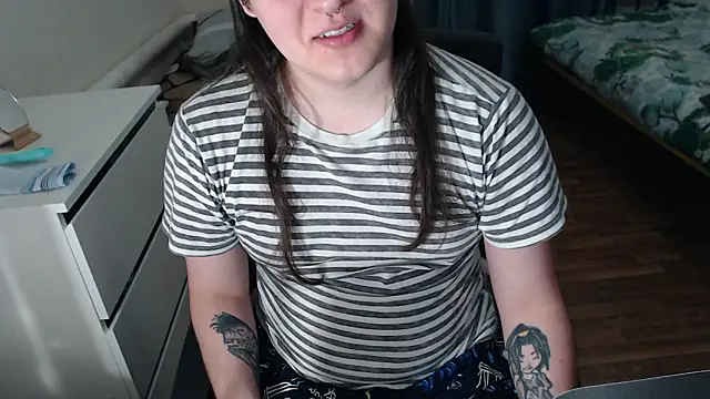 EvaMiron online show from February 16, 2026, 12:51 am