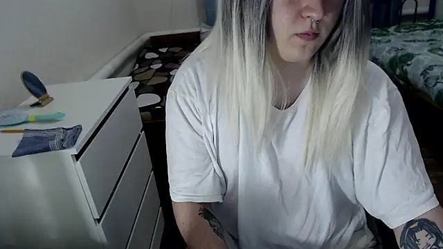 EvaMiron online show from March 28, 2026, 4:28 pm