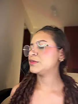 gretta kler1 online show from January 29, 2025, 2:21 pm