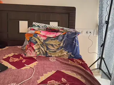 lovbombayduck11 online show from February 18, 2025, 8:59 am