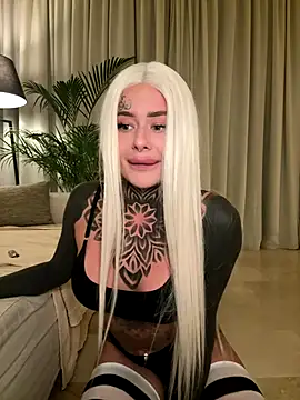 Snapshot of bambixboo chatting on November 9, 2025, 9:13 pm bambixboo online show from November 9, 2025, 9:13 pm