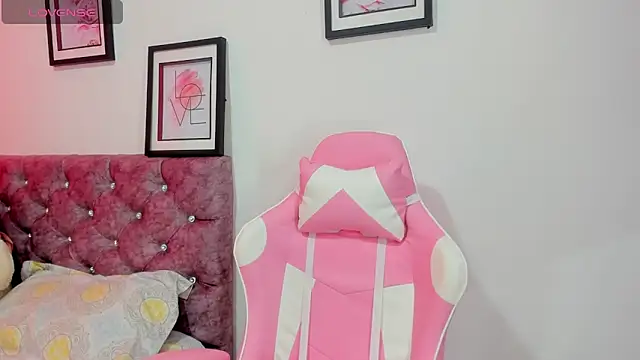 ashliekitty  011 online show from November 26, 2025, 7:48 pm