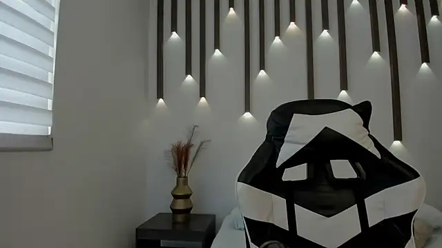 megan cooper28 online show from November 13, 2025, 7:02 pm