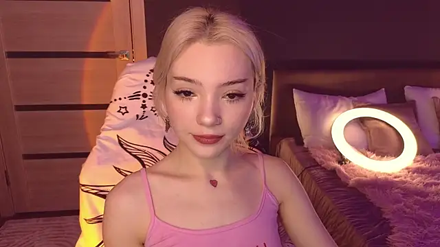 SandraBoyl online show from February 4, 2025, 1:13 am