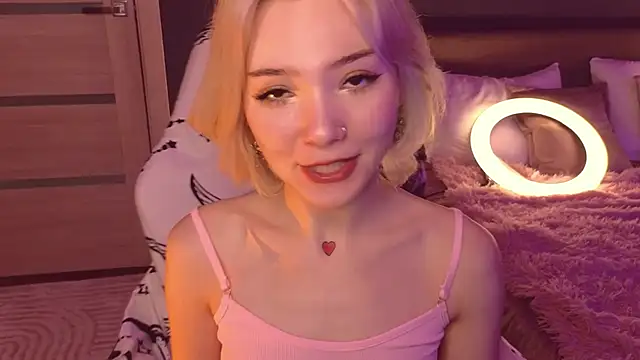 SandraBoyl online show from February 4, 2025, 4:15 am