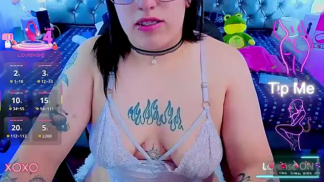 NatalieHarris online show from November 12, 2025, 6:52 pm