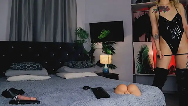 InvitingTina online show from February 27, 2025, 8:09 pm