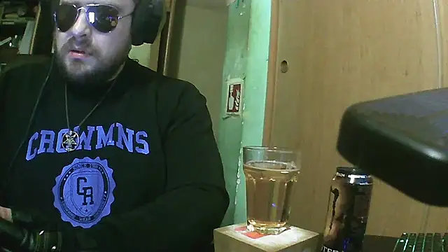 perversalus online show from November 25, 2025, 7:14 pm