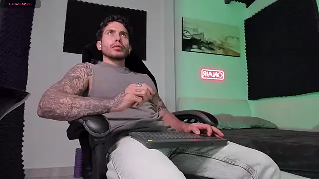 LucianSinclair online show from November 20, 2025, 3:39 am