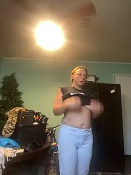 Everlyrose27 online show from September 19, 2025, 9:04 pm