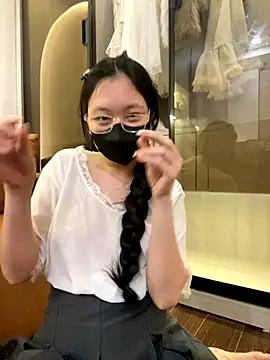 Snapshot of MEOW_MEO chatting on November 6, 2025, 4:30 pm MEOW MEO online show from November 6, 2025, 4:30 pm