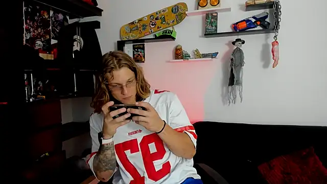 Tom Krakow online show from December 6, 2024, 7:12 pm