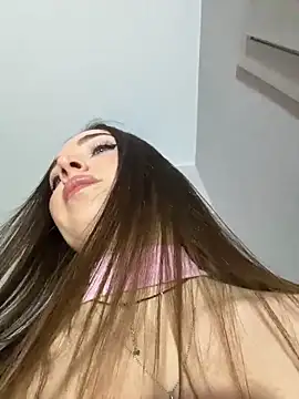 Snapshot of -SweetDi- chatting on December 14, 2025, 6:34 pm -SweetDi- online show from December 14, 2025, 6:34 pm