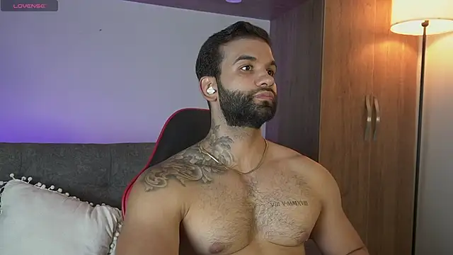 Snapshot of MarkHazze chatting on April 7, 2026, 12:00 am MarkHazze online show from April 7, 2026, 12:00 am