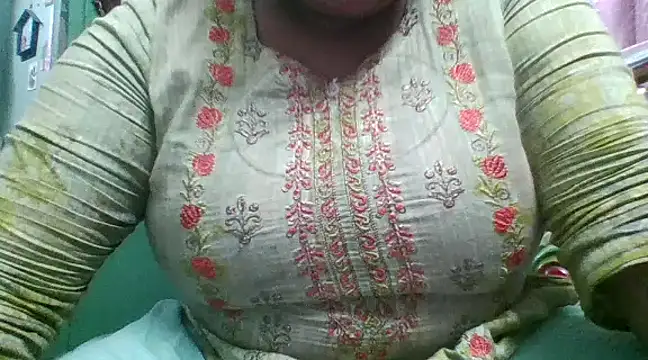 Snapshot of cutegirl_1212 chatting on January 11, 2025, 12:50 pm cutegirl 1212 online show from January 11, 2025, 12:50 pm