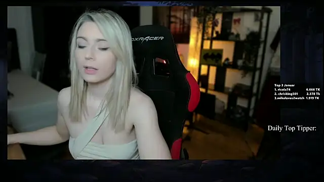 Lisaonthemoon online show from January 25, 2025, 2:25 pm