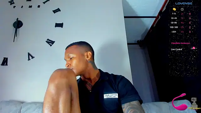 Snapshot of esteveen_ortegas_ chatting on December 14, 2024, 7:29 am esteveen ortegas online show from December 14, 2024, 7:29 am