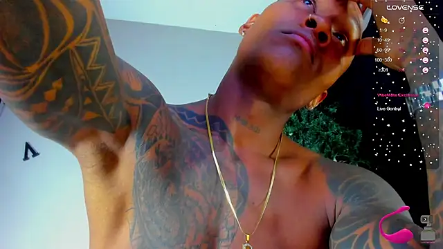 Snapshot of esteveen_ortegas_ chatting on January 3, 2025, 8:54 am esteveen ortegas online show from January 3, 2025, 8:54 am