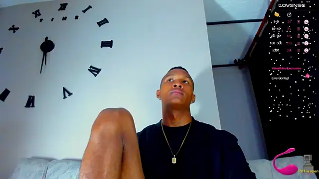 Snapshot of esteveen_ortegas_ chatting on January 21, 2025, 8:52 am esteveen ortegas online show from January 21, 2025, 8:52 am