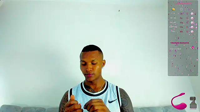 Snapshot of esteveen_ortegas_ chatting on February 19, 2025, 8:44 am esteveen ortegas online show from February 19, 2025, 8:44 am