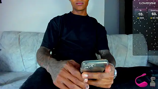 Snapshot of esteveen_ortegas_ chatting on March 7, 2025, 8:02 am esteveen ortegas online show from March 7, 2025, 8:02 am