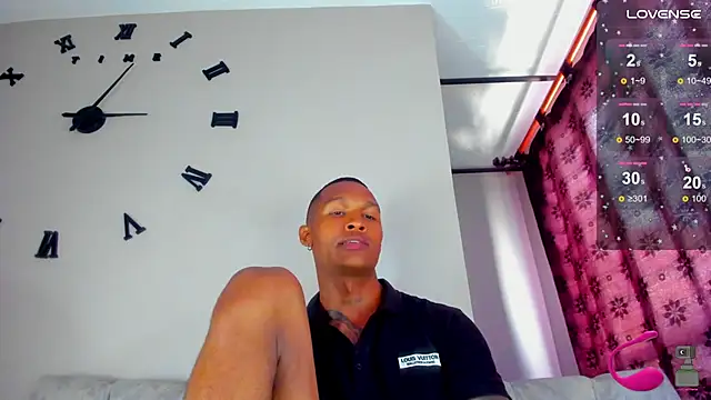 Snapshot of esteveen_ortegas_ chatting on March 11, 2025, 4:29 pm esteveen ortegas online show from March 11, 2025, 4:29 pm