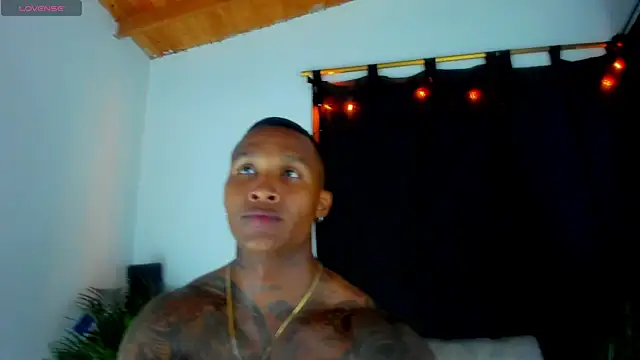 Snapshot of esteveen_ortegas_ chatting on September 18, 2025, 7:32 am esteveen ortegas online show from September 18, 2025, 7:32 am