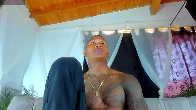 Snapshot of esteveen_ortegas_ chatting on October 26, 2025, 4:13 pm esteveen ortegas online show from October 26, 2025, 4:13 pm