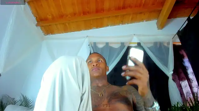 Snapshot of esteveen_ortegas_ chatting on November 8, 2025, 3:01 pm esteveen ortegas online show from November 8, 2025, 3:01 pm