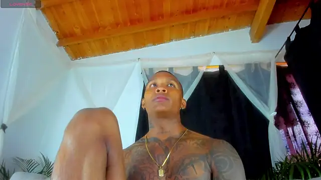 Snapshot of esteveen_ortegas_ chatting on November 9, 2025, 2:37 pm esteveen ortegas online show from November 9, 2025, 2:37 pm