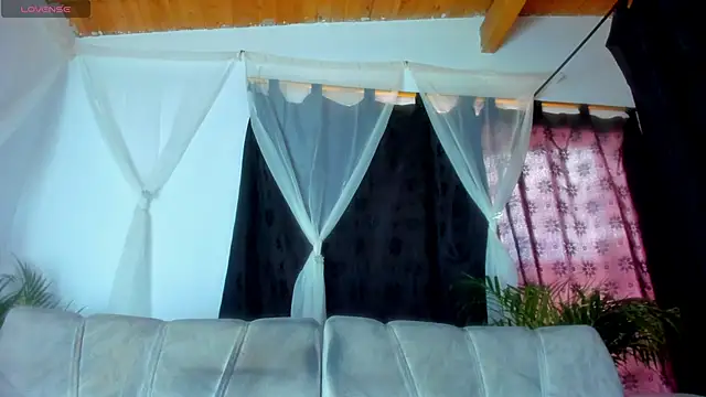 Snapshot of esteveen_ortegas_ chatting on November 13, 2025, 3:55 pm esteveen ortegas online show from November 13, 2025, 3:55 pm