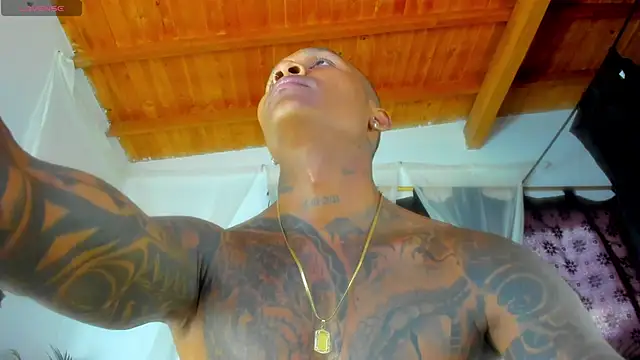 Snapshot of esteveen_ortegas_ chatting on November 25, 2025, 10:10 pm esteveen ortegas online show from November 25, 2025, 10:10 pm