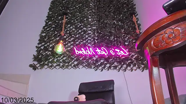 Snapshot of Brianna_Stars chatting on March 11, 2025, 1:05 am Brianna Stars online show from March 11, 2025, 1:05 am