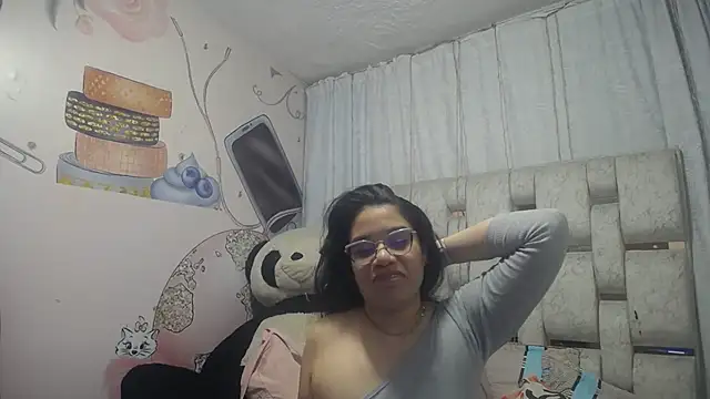 Snapshot of KEYRA-MILLER- chatting on February 2, 2026, 2:21 am KEYRA-MILLER- online show from February 2, 2026, 2:21 am