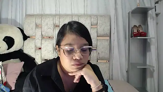 Snapshot of KEYRA-MILLER- chatting on February 28, 2026, 2:12 am KEYRA-MILLER- online show from February 28, 2026, 2:12 am