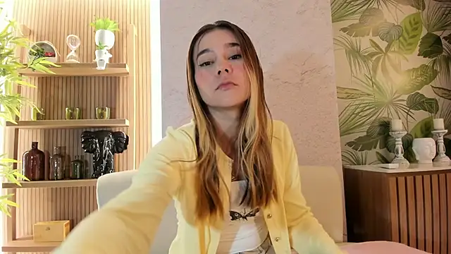 Lezy  online show from November 28, 2025, 7:49 pm