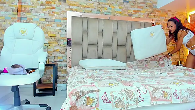 karla dunn online show from February 4, 2025, 8:06 pm