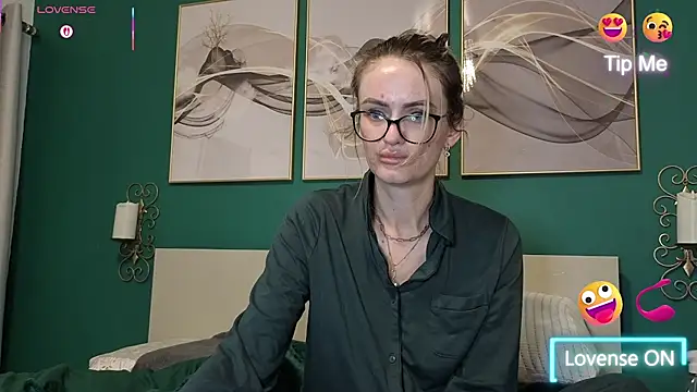 hotjessyca online show from April 30, 2026, 4:52 am