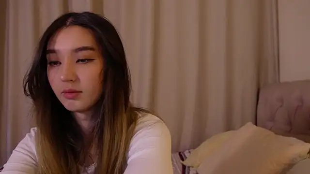 Sarasuo1 online show from December 12, 2024, 11:18 am